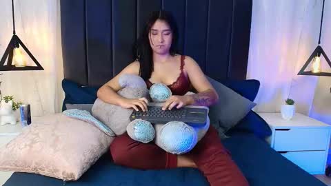 Snapshot of rubyvixxen_ chatting on 10-04-25, 03:26 Ruby online show from 10-04-25, 03:26