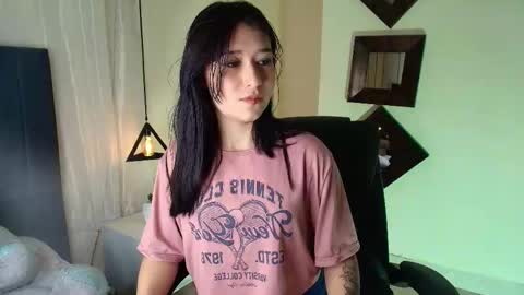 Snapshot of rubyvixxen_ chatting on 10-11-25, 03:28 Ruby online show from 10-11-25, 03:28