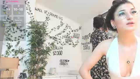 Snapshot of rubyylicious chatting on 06-14-26, 06:43 Moona online show from 06-14-26, 06:43