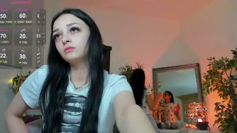 Snapshot of rubyylicious chatting on 07-12-26, 07:05 Moona online show from 07-12-26, 07:05