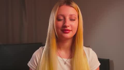 Mila online show from 10-18-25, 03:13