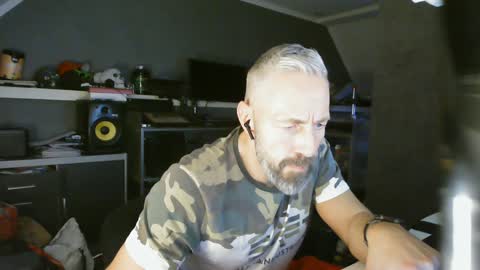 Chico que rico Caliente online show from 01-05-25, 01:04