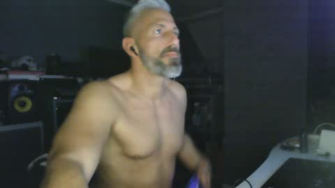Chico que rico Caliente online show from 01-24-25, 07:30