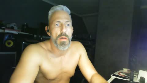 Chico que rico Caliente online show from 02-02-25, 08:30