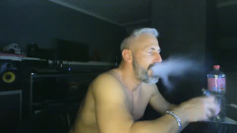 Chico que rico Caliente online show from 02-05-25, 09:07