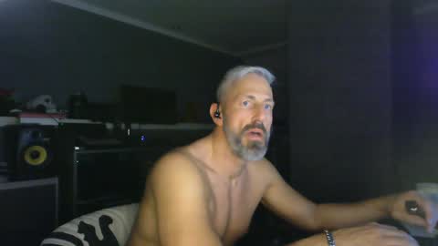 Chico que rico Caliente online show from 02-06-25, 09:11