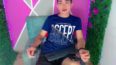 Snapshot of ruiz2416 chatting on 10-17-25, 11:24 ruiz2416 online show from 10-17-25, 11:24