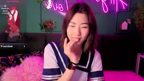 Snapshot of runi_asian chatting on 06-16-26, 01:19 Runi online show from 06-16-26, 01:19