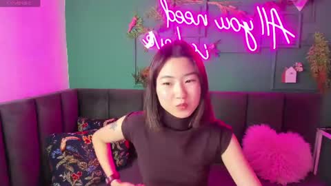Snapshot of runi_asian chatting on 06-19-26, 01:32 Runi online show from 06-19-26, 01:32