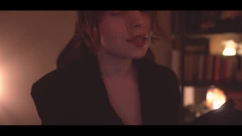 Elena online show from 11-19-25, 10:43