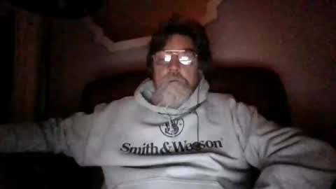 Snapshot of runningaround60 chatting on 12-20-24, 10:05 runningaround60 online show from 12-20-24, 10:05