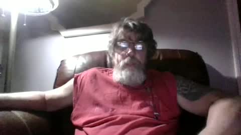 Snapshot of runningaround60 chatting on 09-15-25, 01:49 runningaround60 online show from 09-15-25, 01:49