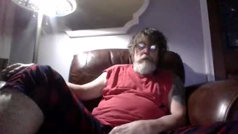 Snapshot of runningaround60 chatting on 10-15-25, 01:50 runningaround60 online show from 10-15-25, 01:50