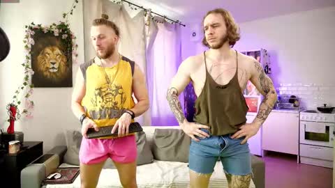 Snapshot of rusbigpaul chatting on 02-25-26, 07:40 Paul online show from 02-25-26, 07:40