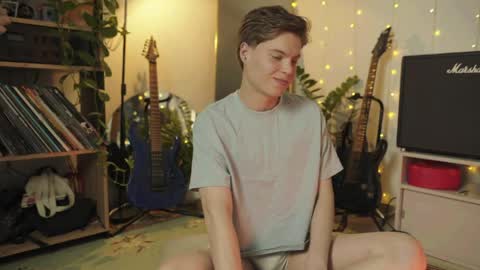 Snapshot of rusbradpitt chatting on 03-12-26, 04:35 rusbradpitt online show from 03-12-26, 04:35