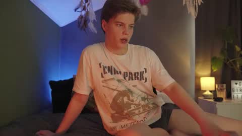 Snapshot of rusbradpitt chatting on 03-16-26, 10:08 rusbradpitt online show from 03-16-26, 10:08