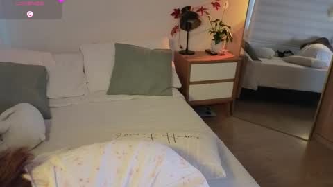 Lorenn online show from 11-24-25, 06:40