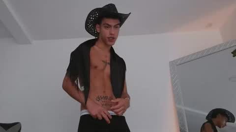  R U S S E L L  online show from 01-11-26, 04:01