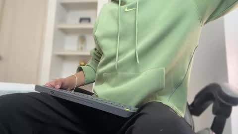  R U S S E L L  online show from 01-17-26, 02:49