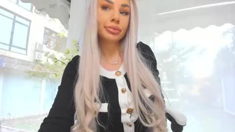 Ava online show from 11-12-25, 11:43