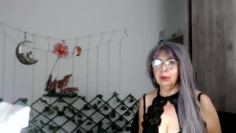 ruth_blue21 online show from 02-21-25, 09:54