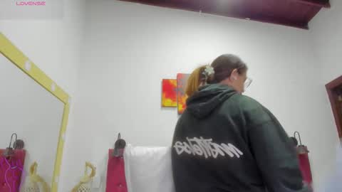 Snapshot of ruth_harvey chatting on 02-10-26, 11:25 Ruth online show from 02-10-26, 11:25