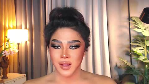 Samantha online show from 02-25-25, 10:39