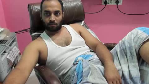 Snapshot of rwb17 chatting on 11-06-25, 07:42 rwb17 online show from 11-06-25, 07:42