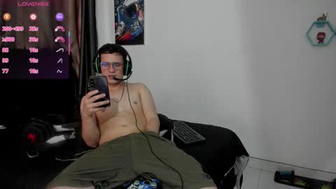 Snapshot of ryan15_ chatting on 11-15-25, 05:53 Ryan 15 online show from 11-15-25, 05:53