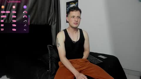 Snapshot of ryan15_ chatting on 12-01-25, 11:04 Ryan 15 online show from 12-01-25, 11:04