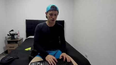 Snapshot of ryan15_ chatting on 02-14-26, 11:18 Ryan 15 online show from 02-14-26, 11:18