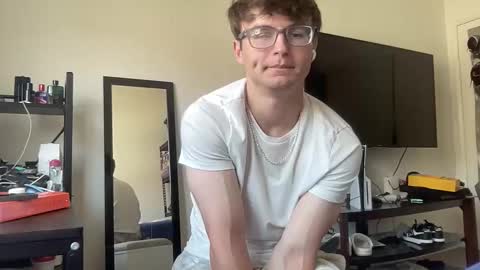 Snapshot of ryan287747 chatting on 05-09-26, 09:31 ryan online show from 05-09-26, 09:31
