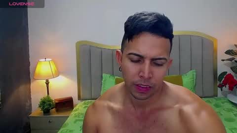 Snapshot of ryan_nesson chatting on 09-19-25, 05:02 Ryan online show from 09-19-25, 05:02