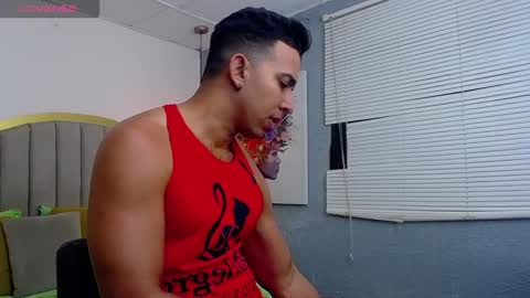 Snapshot of ryan_nesson chatting on 10-09-25, 02:09 Ryan online show from 10-09-25, 02:09