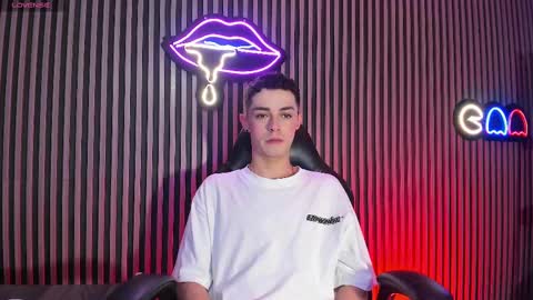 Snapshot of ryan_sailor chatting on 10-07-25, 10:07 RYAN online show from 10-07-25, 10:07