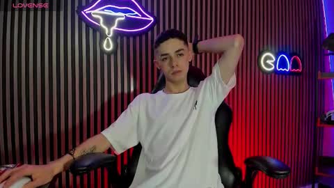 Snapshot of ryan_sailor chatting on 10-17-25, 11:29 RYAN online show from 10-17-25, 11:29