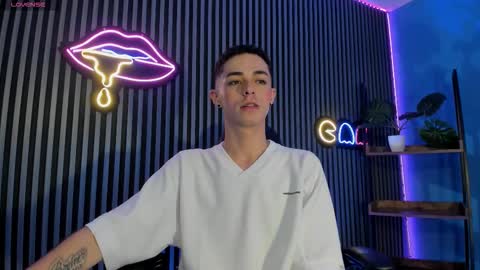 Snapshot of ryan_sailor chatting on 10-21-25, 09:15 RYAN online show from 10-21-25, 09:15