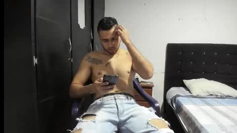 ryan_xc1 online show from 11-18-25, 01:55