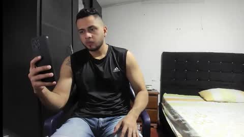 ryan_xc1 online show from 12-22-25, 01:57