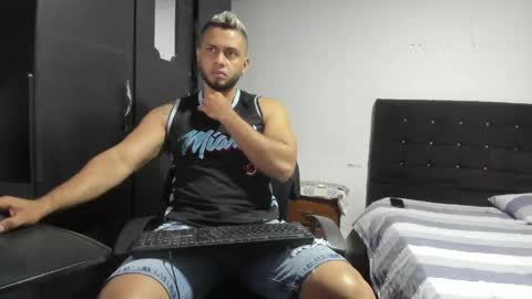 ryan_xc1 online show from 06-08-26, 01:28