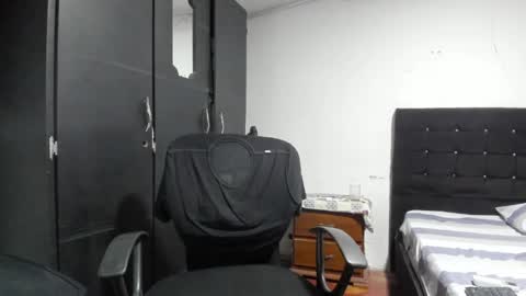 ryan_xc1 online show from 06-10-26, 02:56