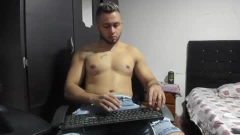 ryan_xc1 online show from 06-20-26, 07:05