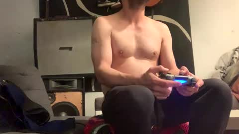 Snapshot of ryanbishops01 chatting on 10-20-25, 04:18 Ryland online show from 10-20-25, 04:18