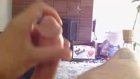 Snapshot of ryanbobby88 chatting on 10-21-25, 08:42 ryanbobby88 online show from 10-21-25, 08:42