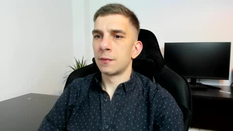 Snapshot of ryandusk chatting on 05-17-26, 07:43 Andrew C. online show from 05-17-26, 07:43