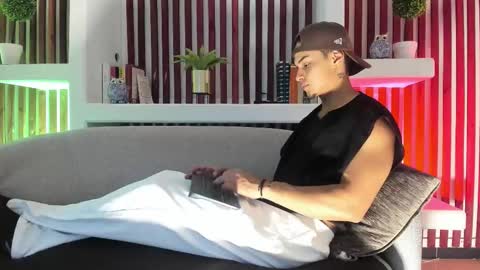 Ryan online show from 09-29-25, 03:44