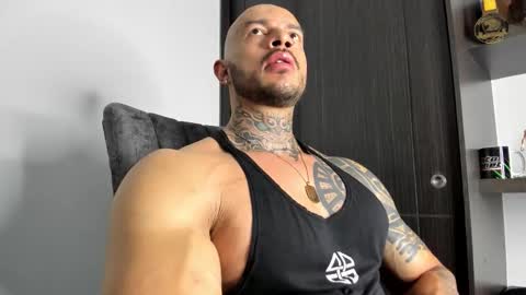 Snapshot of ryanjhonston chatting on 10-16-25, 02:12 Ryan online show from 10-16-25, 02:12