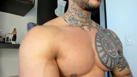 Snapshot of ryanjhonston chatting on 12-01-25, 12:32 Ryan online show from 12-01-25, 12:32