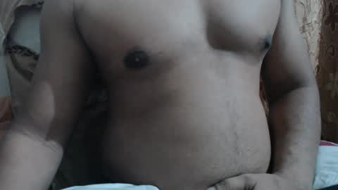 Snapshot of ryans31 chatting on 01-07-25, 09:57 Sexy Boy Toy online show from 01-07-25, 09:57