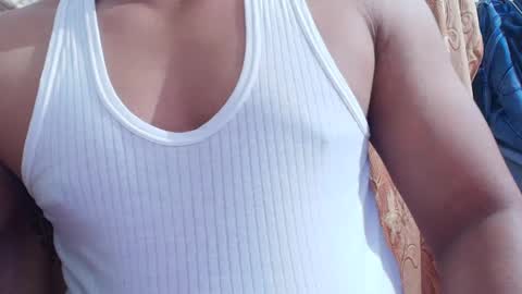 Snapshot of ryans31 chatting on 01-10-25, 08:26 Sexy Boy Toy online show from 01-10-25, 08:26